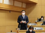 一般質問①学校の設備(遊具・網戸)について